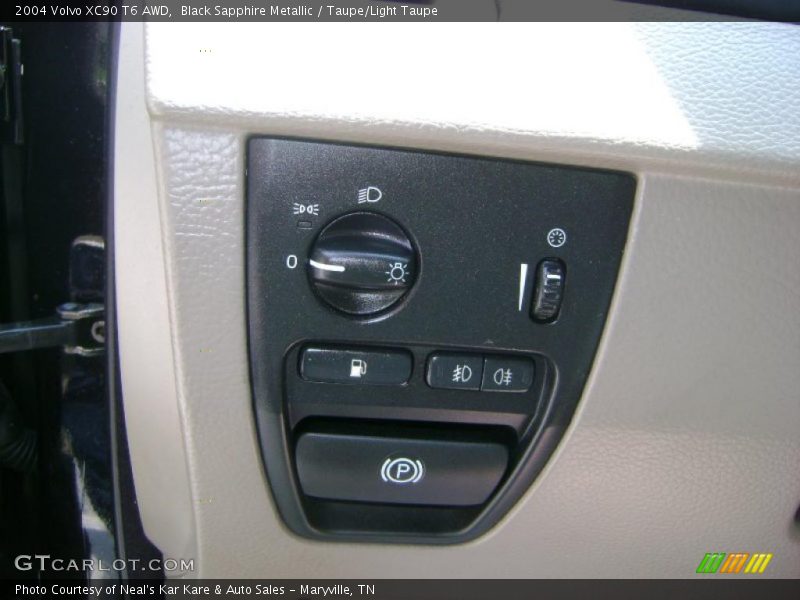 Black Sapphire Metallic / Taupe/Light Taupe 2004 Volvo XC90 T6 AWD