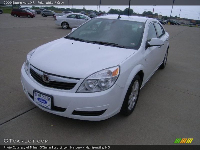 Polar White / Gray 2009 Saturn Aura XR