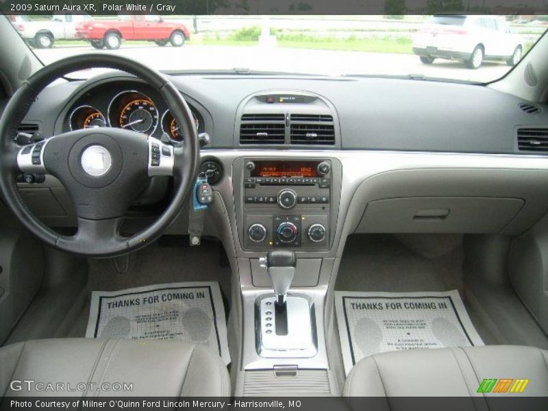 Polar White / Gray 2009 Saturn Aura XR