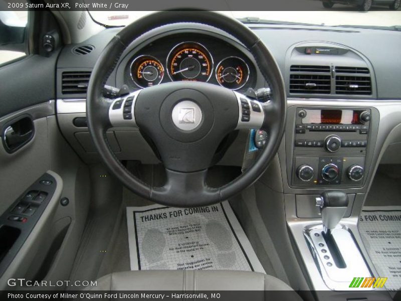 Polar White / Gray 2009 Saturn Aura XR
