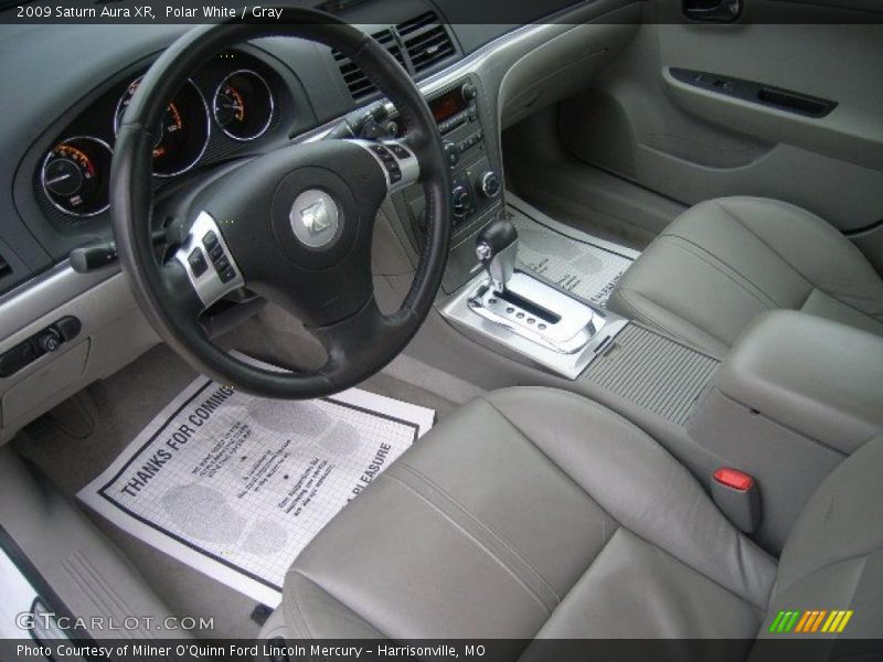 Polar White / Gray 2009 Saturn Aura XR