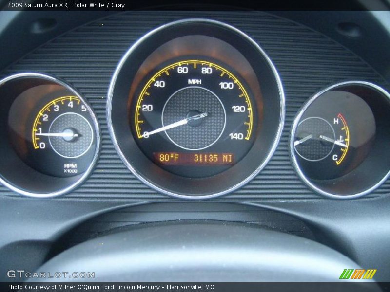Polar White / Gray 2009 Saturn Aura XR