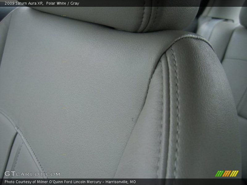 Polar White / Gray 2009 Saturn Aura XR