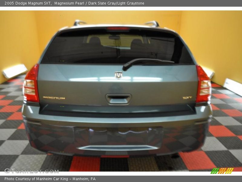 Magnesium Pearl / Dark Slate Gray/Light Graystone 2005 Dodge Magnum SXT