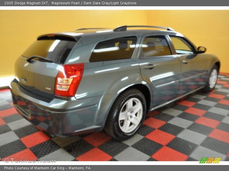 Magnesium Pearl / Dark Slate Gray/Light Graystone 2005 Dodge Magnum SXT