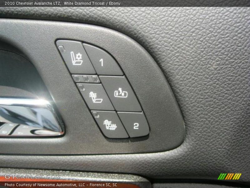 White Diamond Tricoat / Ebony 2010 Chevrolet Avalanche LTZ