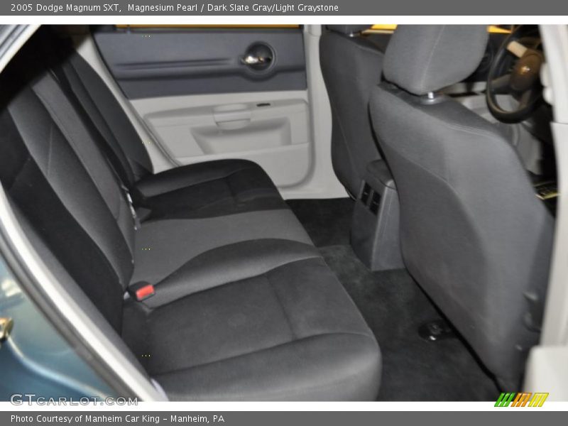 Magnesium Pearl / Dark Slate Gray/Light Graystone 2005 Dodge Magnum SXT