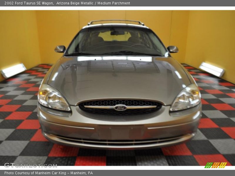 Arizona Beige Metallic / Medium Parchment 2002 Ford Taurus SE Wagon