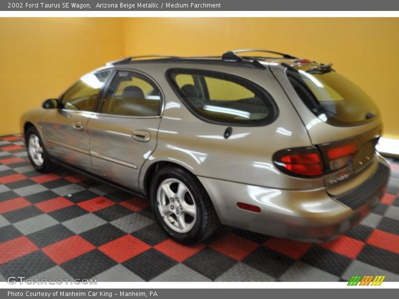 Arizona Beige Metallic / Medium Parchment 2002 Ford Taurus SE Wagon