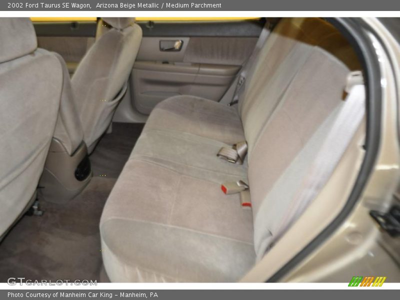 Arizona Beige Metallic / Medium Parchment 2002 Ford Taurus SE Wagon
