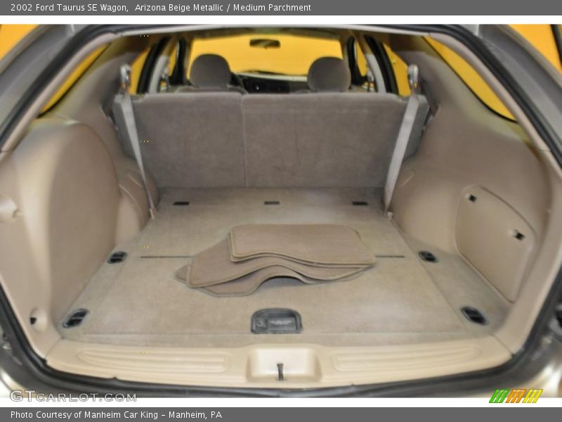 Arizona Beige Metallic / Medium Parchment 2002 Ford Taurus SE Wagon