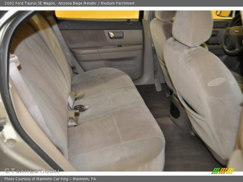 Arizona Beige Metallic / Medium Parchment 2002 Ford Taurus SE Wagon