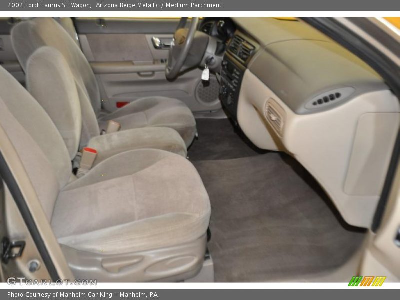 Arizona Beige Metallic / Medium Parchment 2002 Ford Taurus SE Wagon