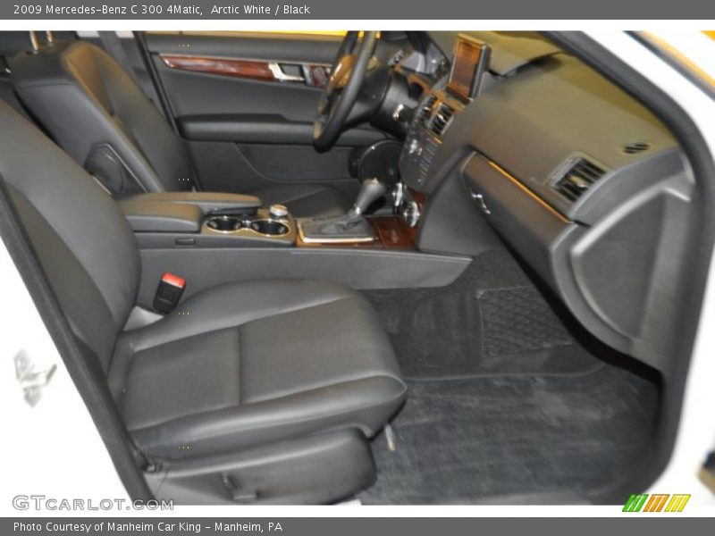 Arctic White / Black 2009 Mercedes-Benz C 300 4Matic