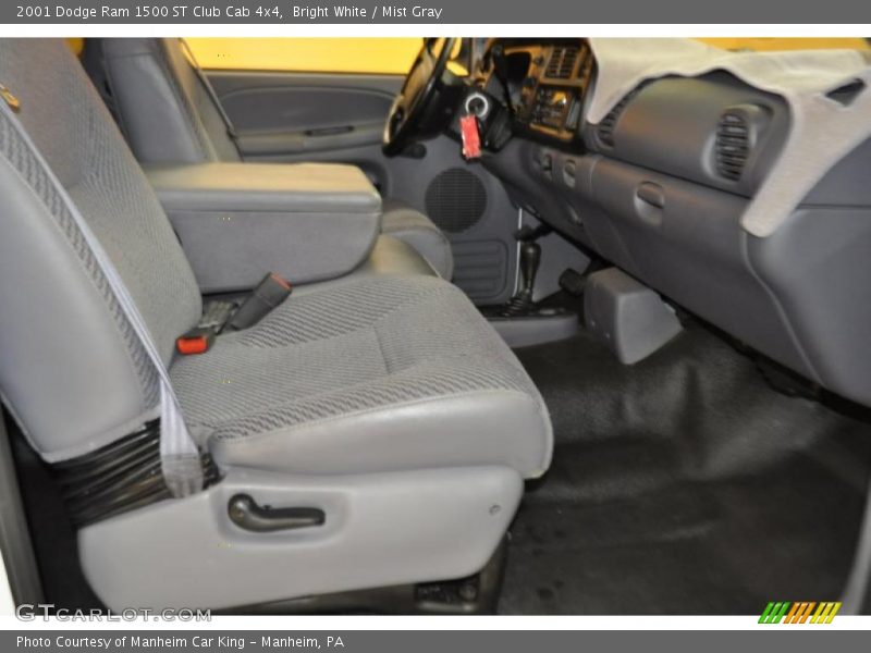 Bright White / Mist Gray 2001 Dodge Ram 1500 ST Club Cab 4x4