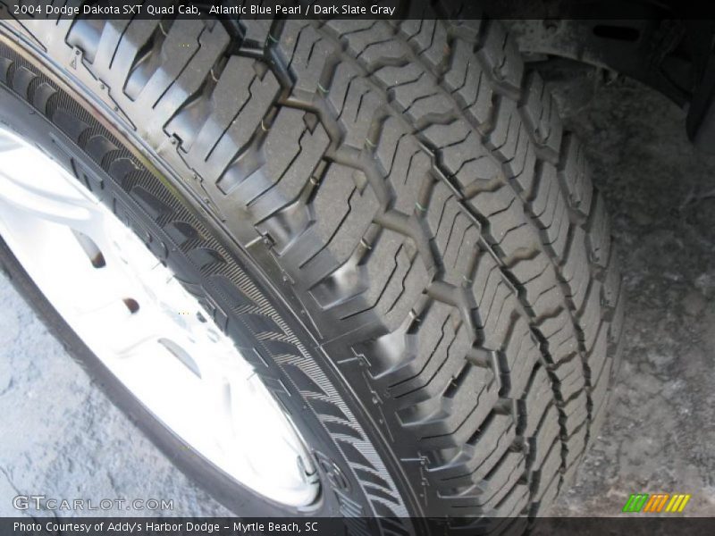 Atlantic Blue Pearl / Dark Slate Gray 2004 Dodge Dakota SXT Quad Cab