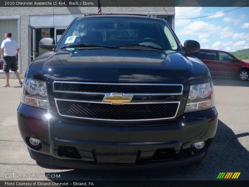 Black / Ebony 2010 Chevrolet Avalanche LS 4x4