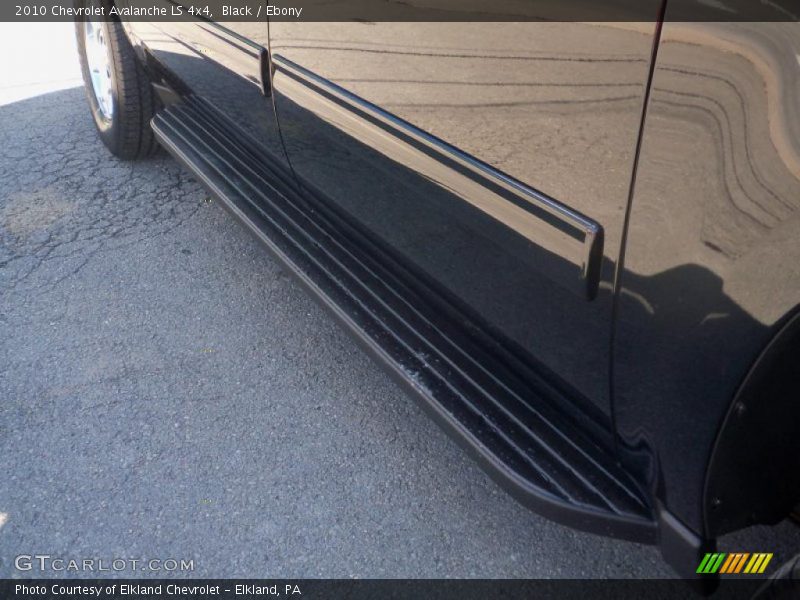 Black / Ebony 2010 Chevrolet Avalanche LS 4x4