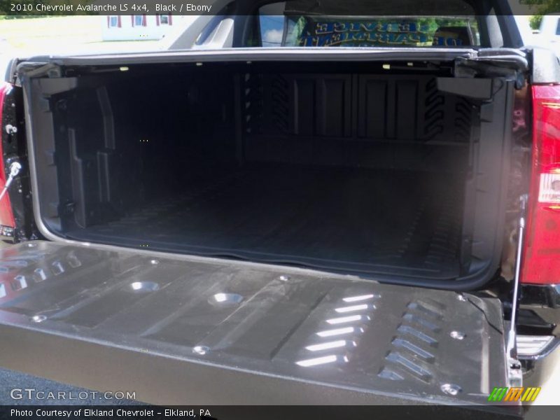 Black / Ebony 2010 Chevrolet Avalanche LS 4x4