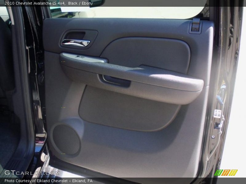 Black / Ebony 2010 Chevrolet Avalanche LS 4x4