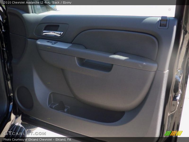 Black / Ebony 2010 Chevrolet Avalanche LS 4x4