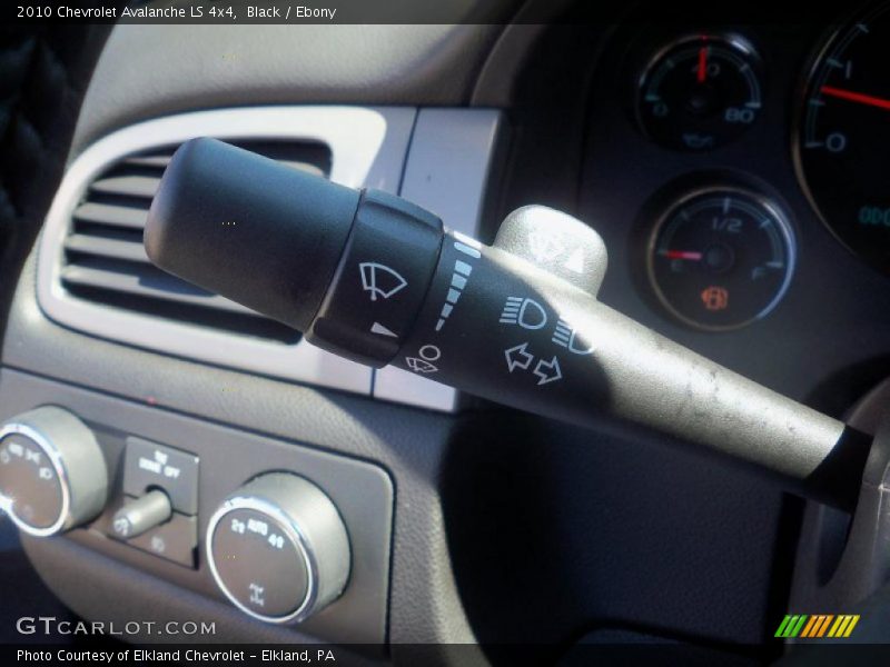 Black / Ebony 2010 Chevrolet Avalanche LS 4x4