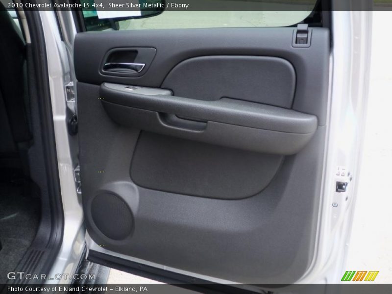 Sheer Silver Metallic / Ebony 2010 Chevrolet Avalanche LS 4x4