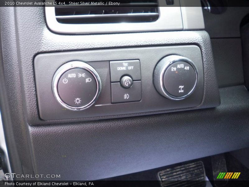Sheer Silver Metallic / Ebony 2010 Chevrolet Avalanche LS 4x4