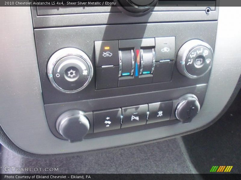 Sheer Silver Metallic / Ebony 2010 Chevrolet Avalanche LS 4x4