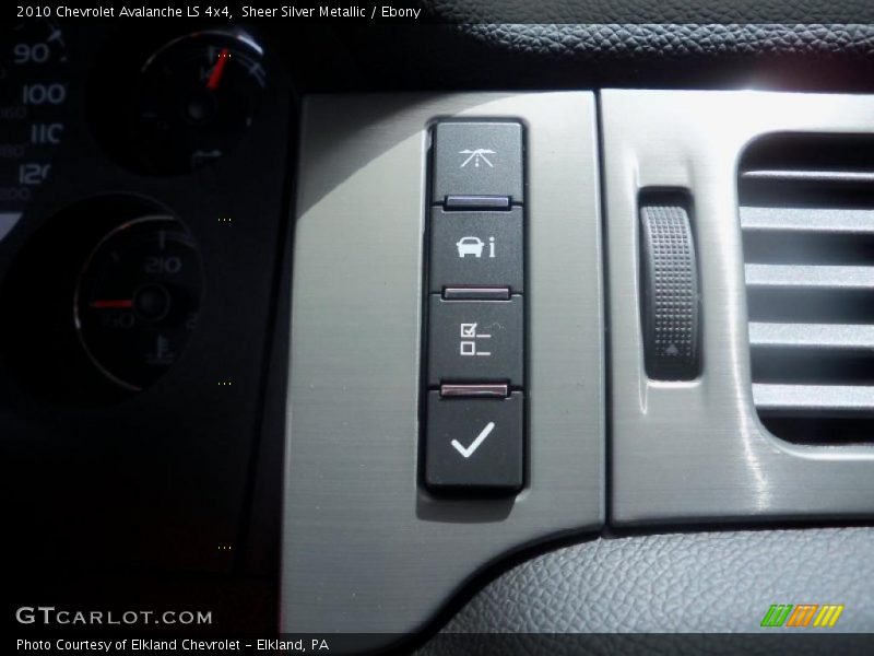 Sheer Silver Metallic / Ebony 2010 Chevrolet Avalanche LS 4x4
