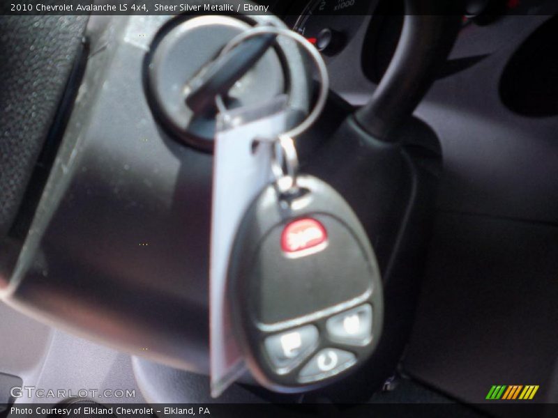 Sheer Silver Metallic / Ebony 2010 Chevrolet Avalanche LS 4x4