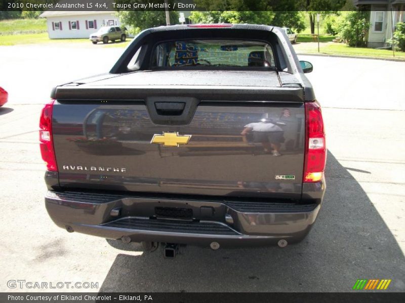 Taupe Gray Metallic / Ebony 2010 Chevrolet Avalanche LS 4x4