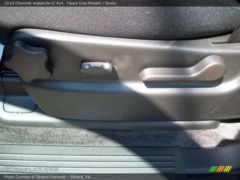 Taupe Gray Metallic / Ebony 2010 Chevrolet Avalanche LS 4x4