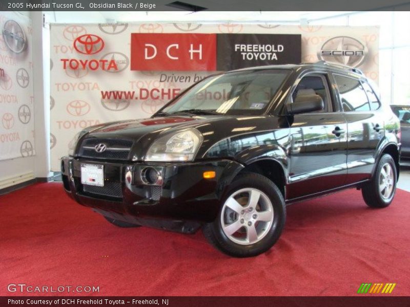 Obsidian Black / Beige 2005 Hyundai Tucson GL