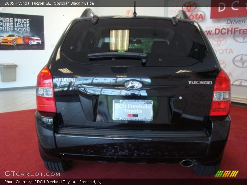 Obsidian Black / Beige 2005 Hyundai Tucson GL