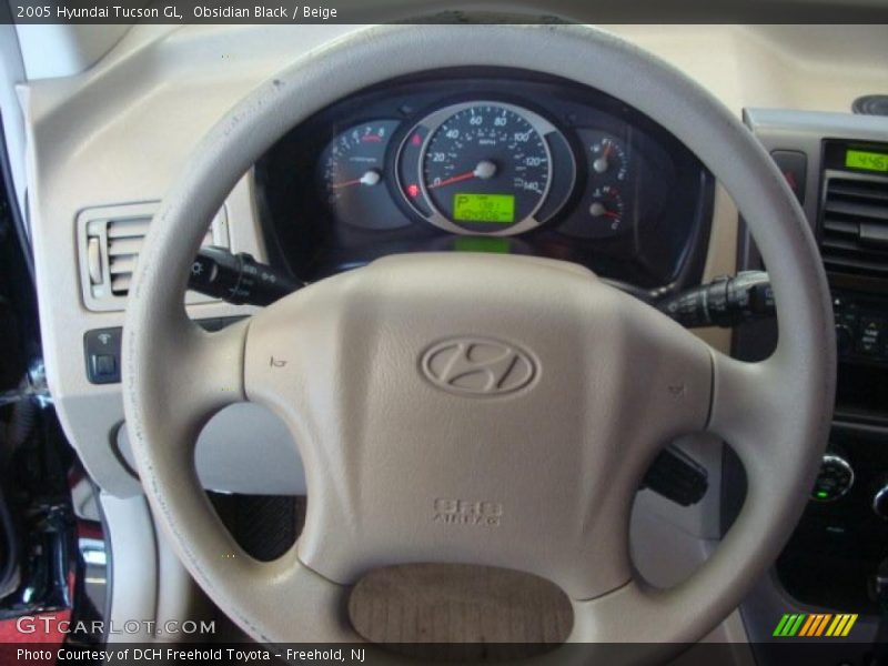 Obsidian Black / Beige 2005 Hyundai Tucson GL