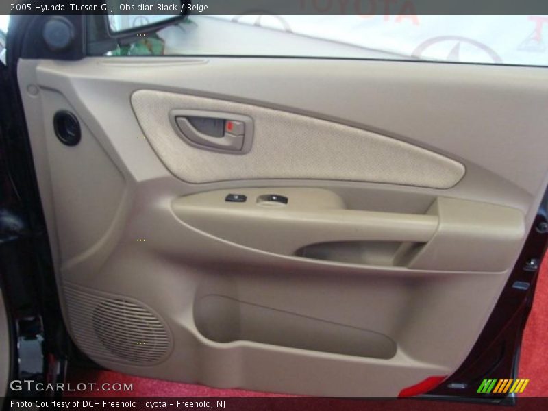 Obsidian Black / Beige 2005 Hyundai Tucson GL