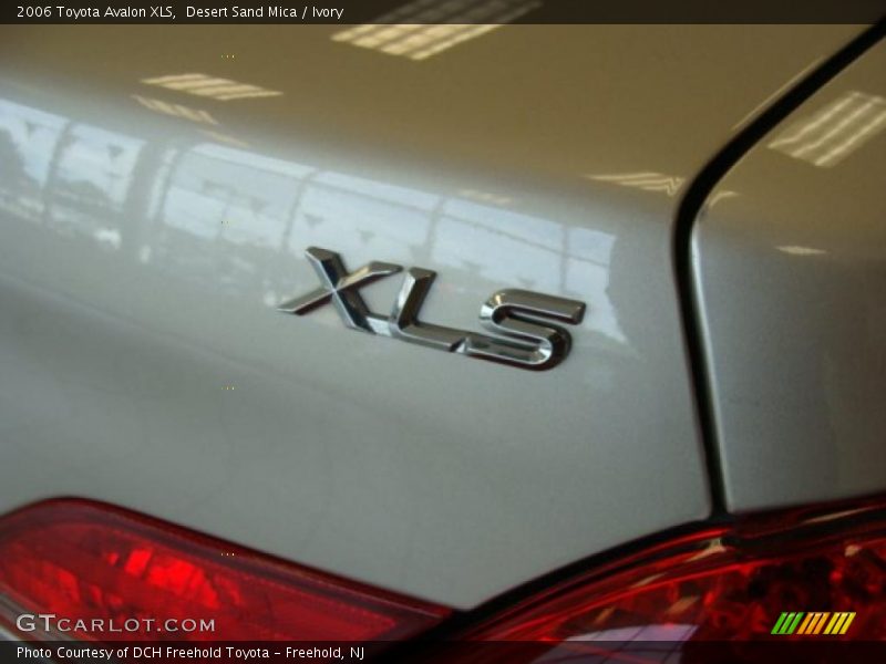 Desert Sand Mica / Ivory 2006 Toyota Avalon XLS