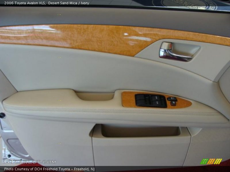 Desert Sand Mica / Ivory 2006 Toyota Avalon XLS