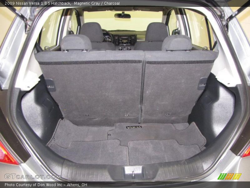 Magnetic Gray / Charcoal 2009 Nissan Versa 1.8 S Hatchback