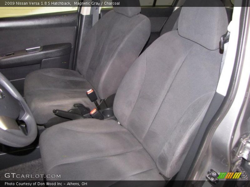 Magnetic Gray / Charcoal 2009 Nissan Versa 1.8 S Hatchback