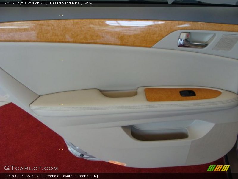 Desert Sand Mica / Ivory 2006 Toyota Avalon XLS