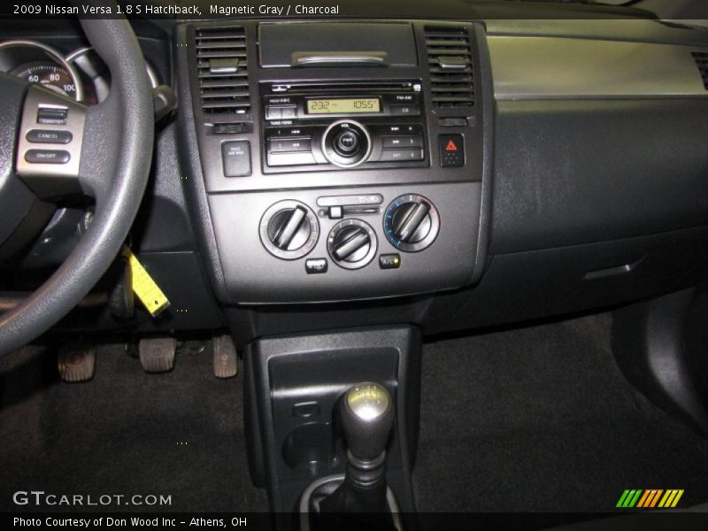 Magnetic Gray / Charcoal 2009 Nissan Versa 1.8 S Hatchback