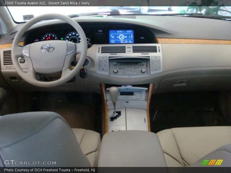 Desert Sand Mica / Ivory 2006 Toyota Avalon XLS