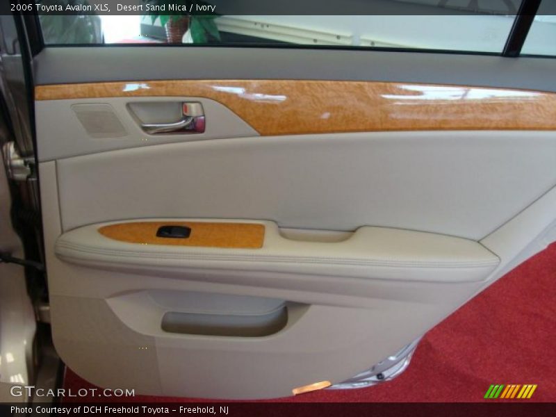 Desert Sand Mica / Ivory 2006 Toyota Avalon XLS