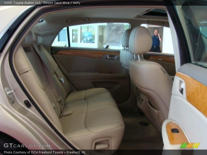 Desert Sand Mica / Ivory 2006 Toyota Avalon XLS