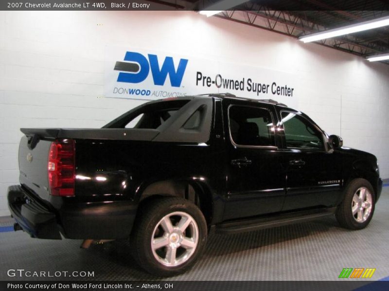 Black / Ebony 2007 Chevrolet Avalanche LT 4WD