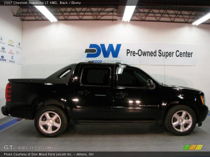 Black / Ebony 2007 Chevrolet Avalanche LT 4WD