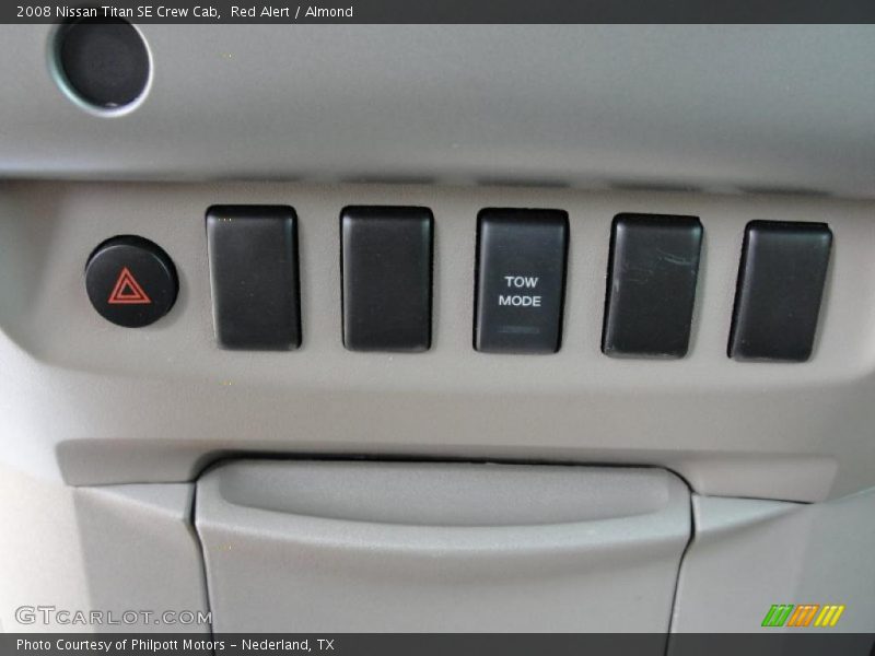 Red Alert / Almond 2008 Nissan Titan SE Crew Cab