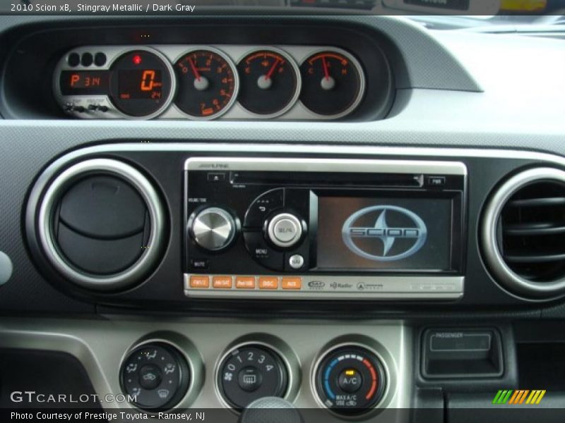 Stingray Metallic / Dark Gray 2010 Scion xB